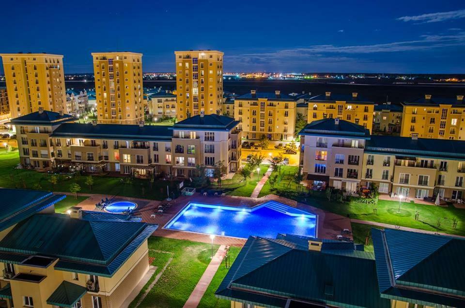 Luxury Apartment With Pool In North Bucharest Cretuleasca Екстериор снимка