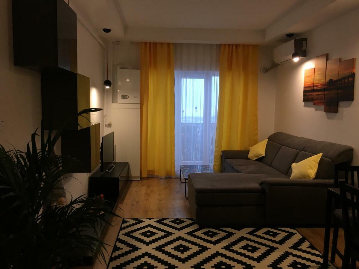 Luxury Apartment With Pool In North Bucharest Cretuleasca Екстериор снимка